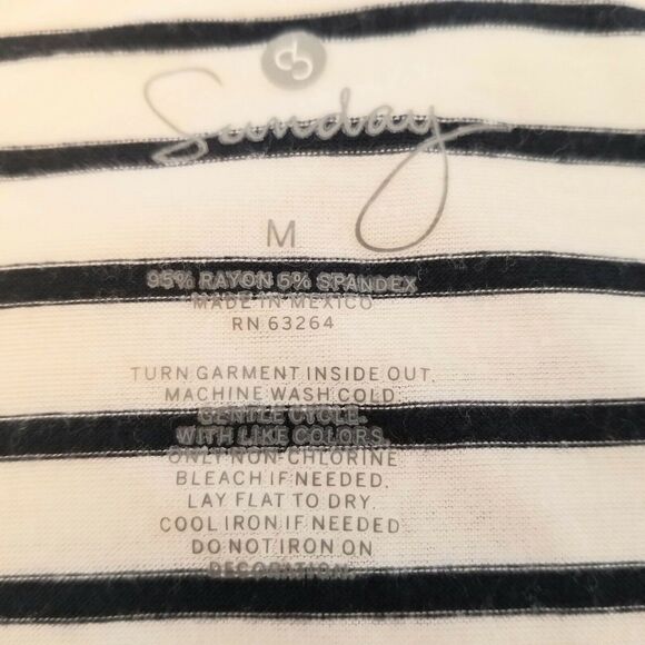 Sunday blouse with knot Detail and bling - Size M - Picture 5 of 5